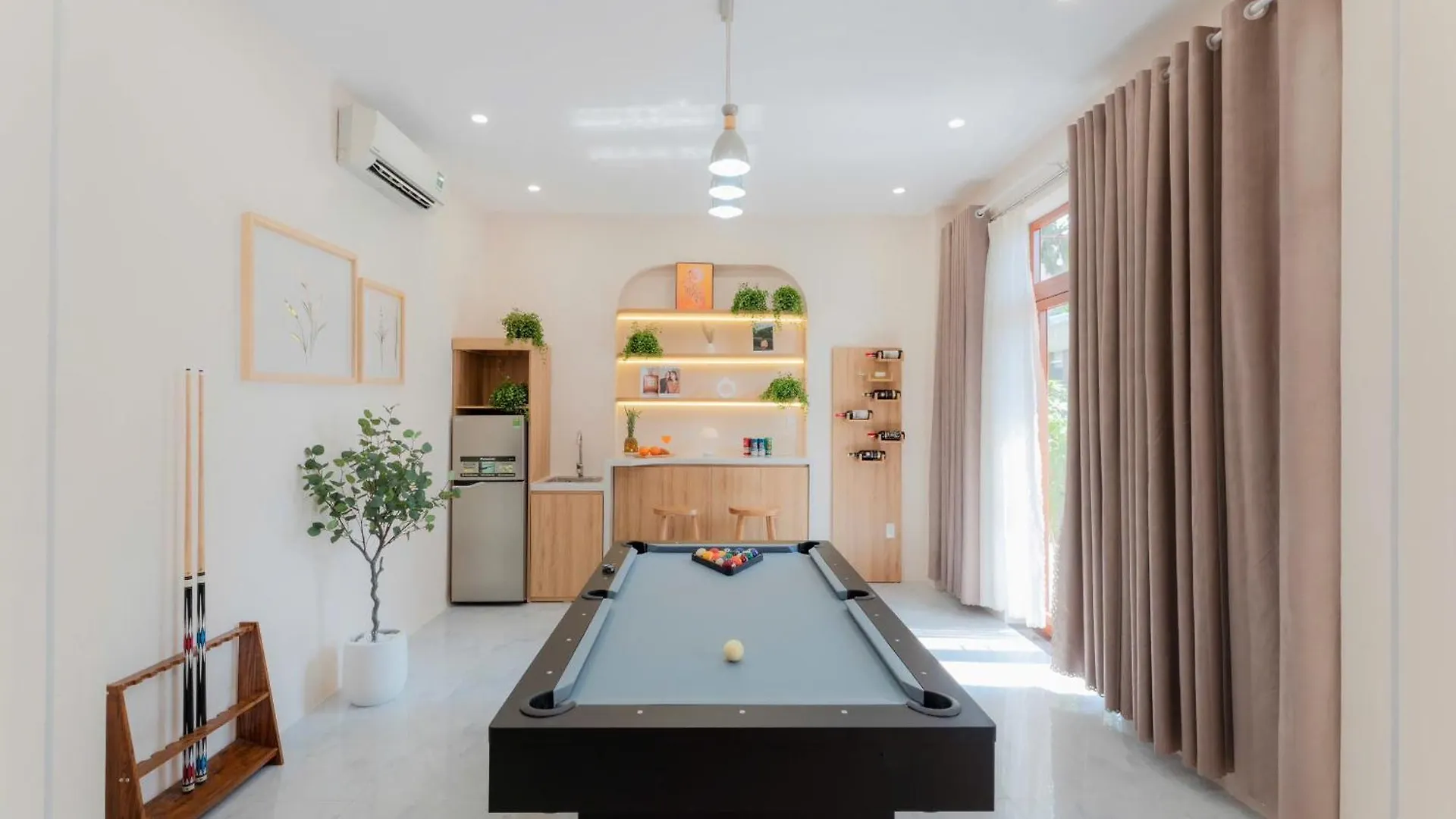 N&N House-Modern House At My An District, 5Mins To My Khe Beach Da Nang Villa
